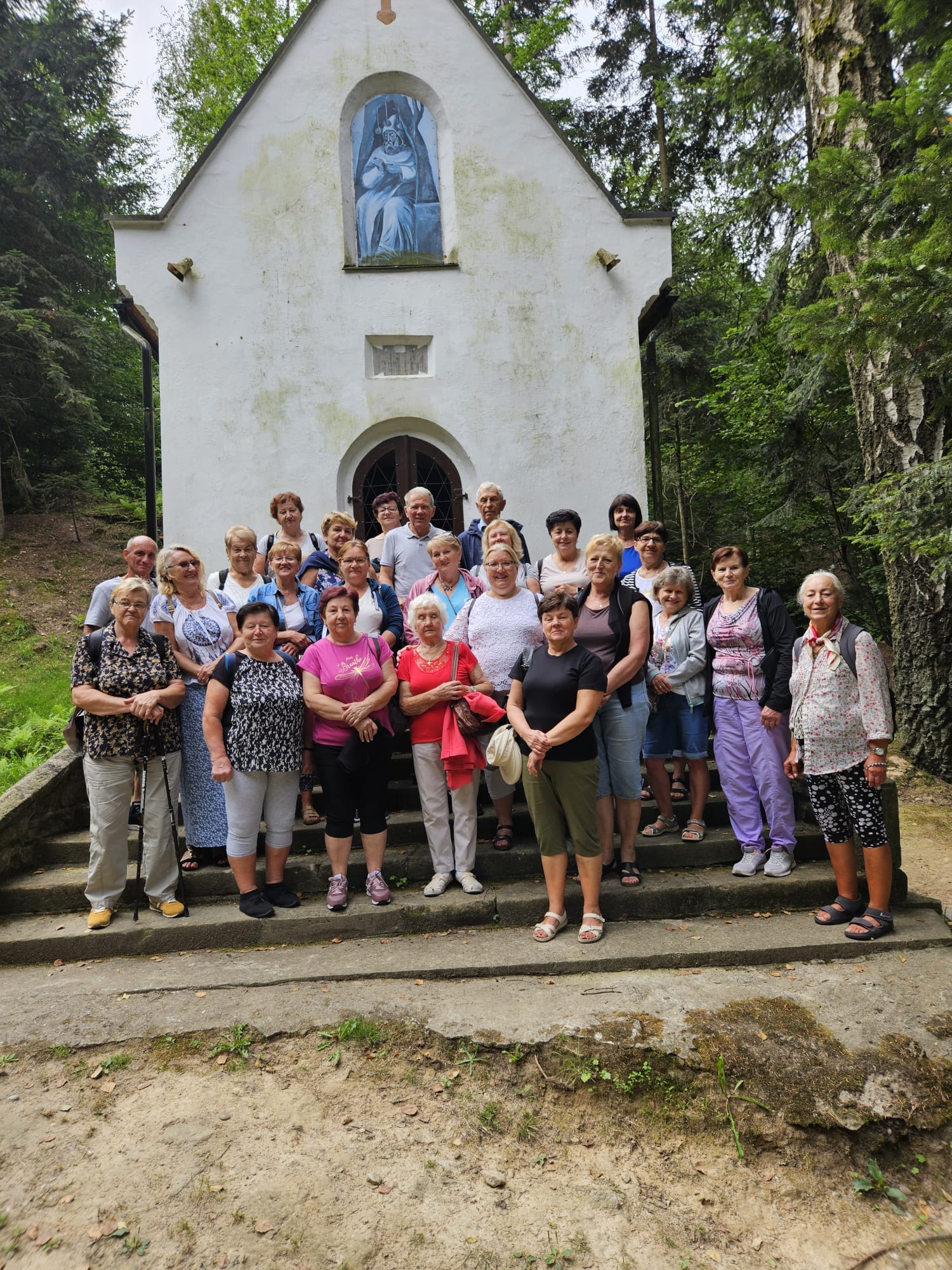 Relacja z wycieczki śladami św. Świerada – Tropie, Zamek Tropsztyn, Czchów, rejs statkiem po Jeziorze Rożnowskim, Zapora Rożnów i Kościół Matki Bożej Różańcowej w Przydonicy.